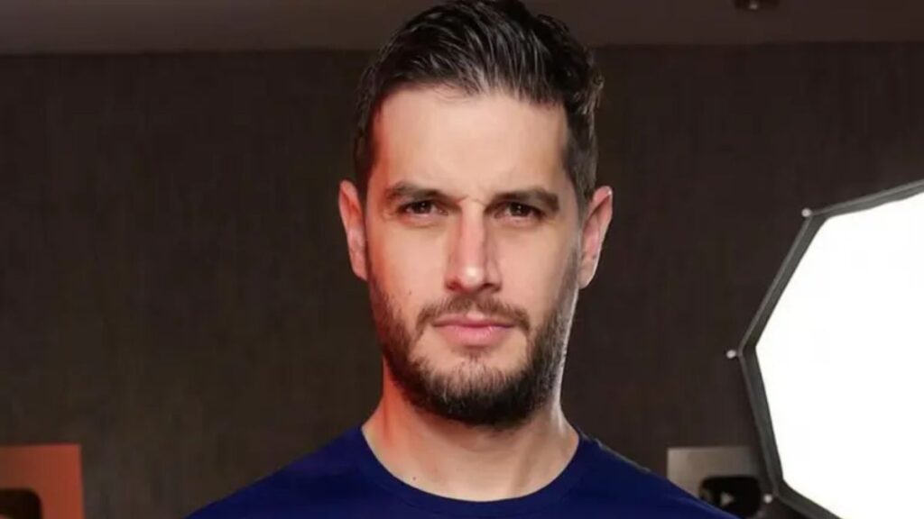 Adrián Marcelo Reflexiona sobre Su Salud Mental: ¿Psicópata o Sociópata?