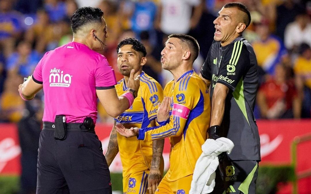 Familiar del Chuletita como árbitro: Dos penales pitados a Cruz Azul frente a Tigres