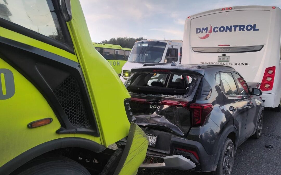 Accidente en la carretera Saltillo-Zacatecas causa caos vial y dos personas lesionadas