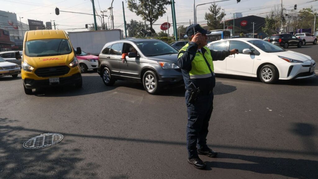 Hoy No Circula en CdMx y Edomex: Autos que Descansan el Lunes 8 de Diciembre de 2025