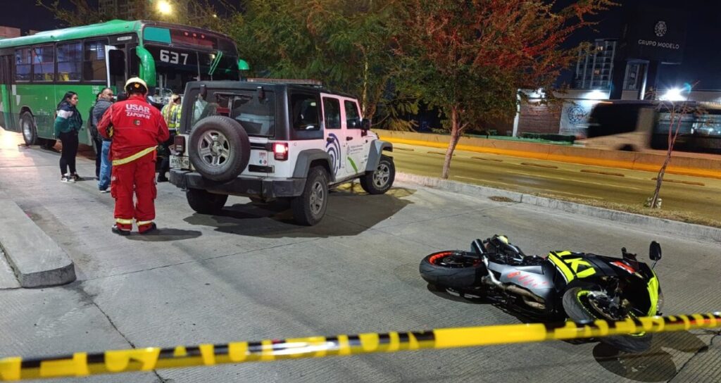 Trágico accidente de motociclista en Zapopan: Capturan el momento del impacto con un camión 637