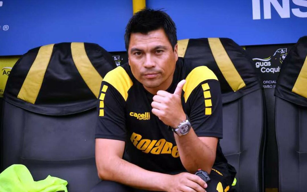 Gallos Blancos de Querétaro Presentan a Esteban González como su Nuevo Entrenador de Manera Innovadora