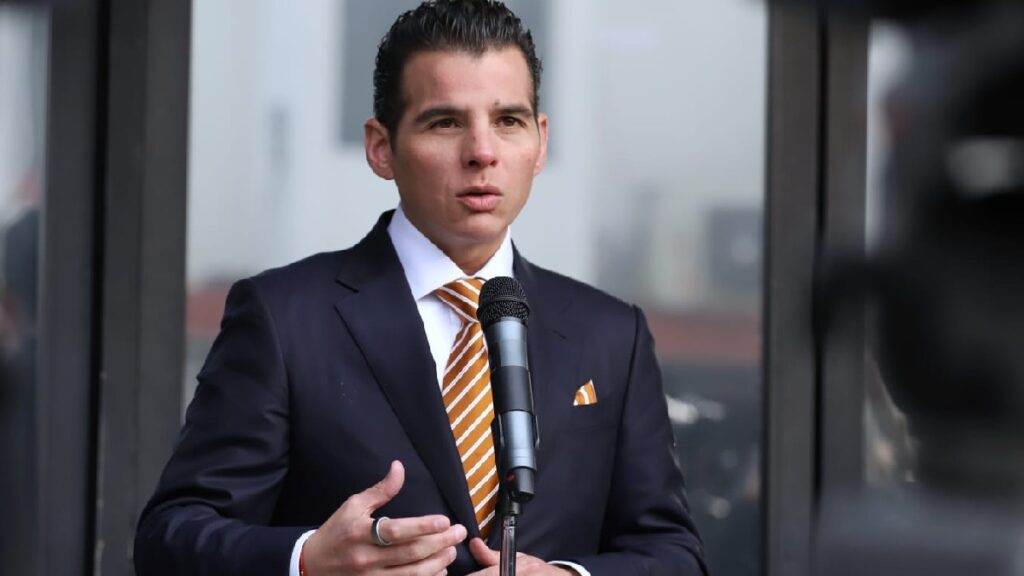 Miguel Flores Solicita Contrapropuesta al Congreso de Nuevo León tras Rechazo al Incremento en ISN