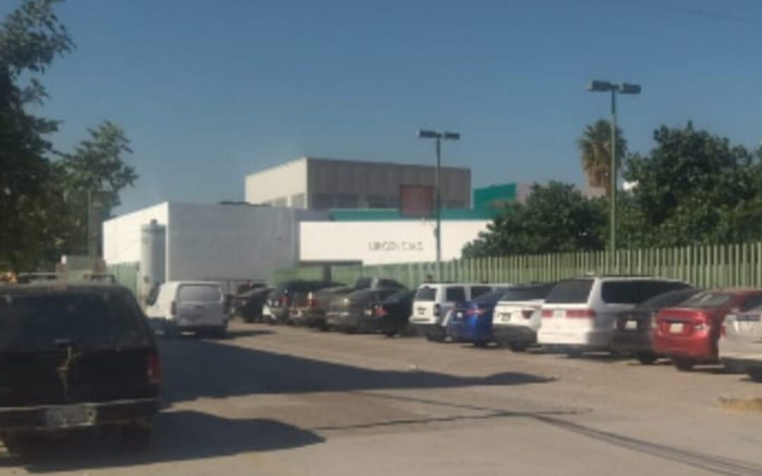 Accidente de tráfico: Conductora vuelca su vehículo en Gómez Palacio