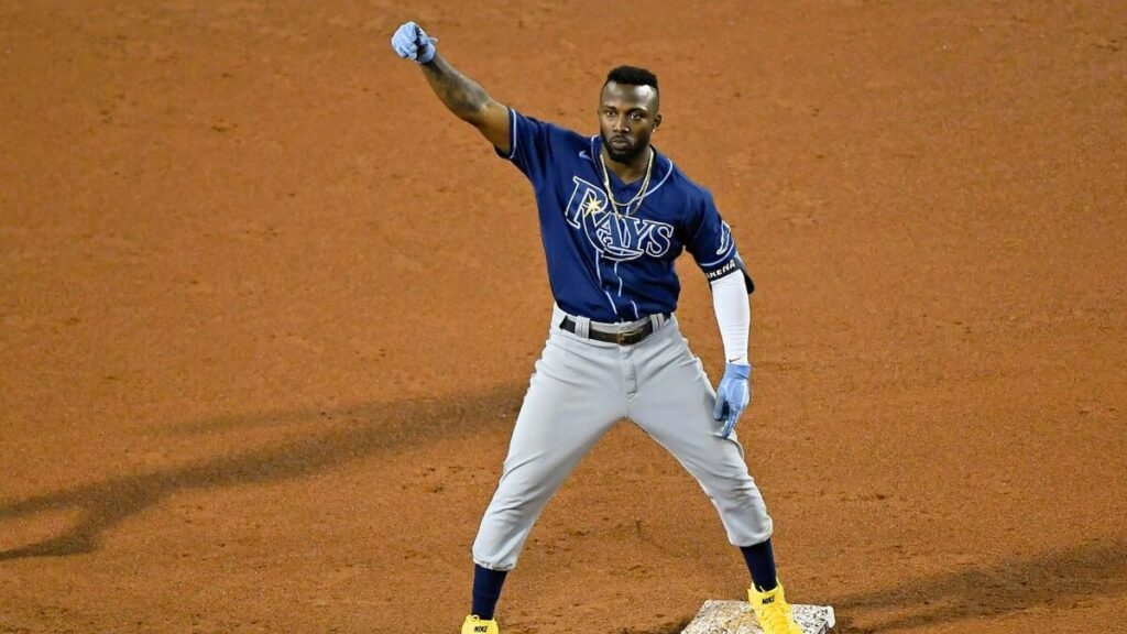 Randy Arozarena Sorprende a sus Entrenadores en Yucatán con Regalos de Carros Valuados en Más de 350 mil Pesos