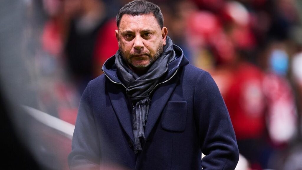 Turco Mohamed Aspira a Sitio en la Mesa de los Bicampeones de Fútbol Tampa Bay