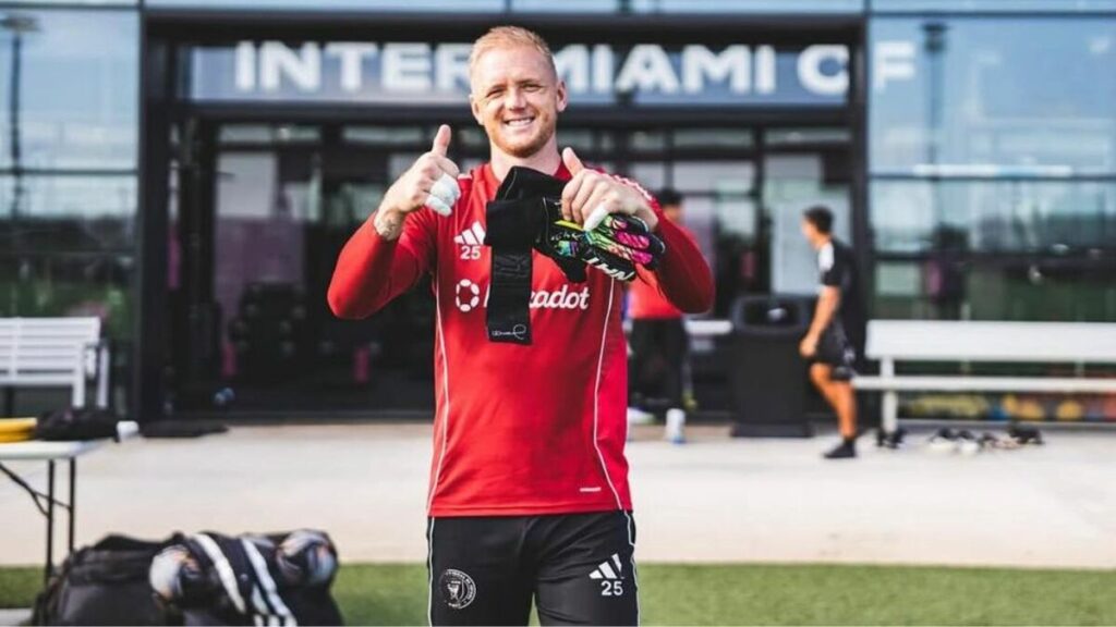 Fútbol: Bicampeón con León y ganador de la MLS Cup con Messi sin jugar ni un partido